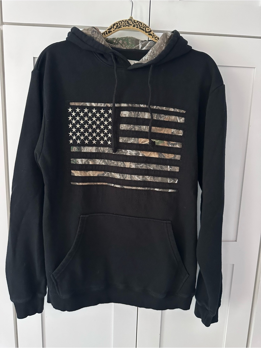 Buck Wear Black Hooded Sweatshirt with Camo Flag Detail M